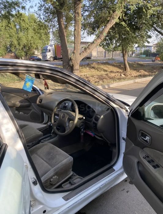 Nissan sunny 1,5  автомат