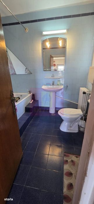 Casa de vanzare cu 6 camere in Busteni