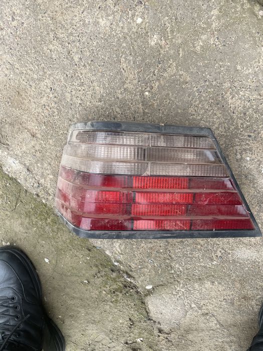 Фары мерседес. 124 задние