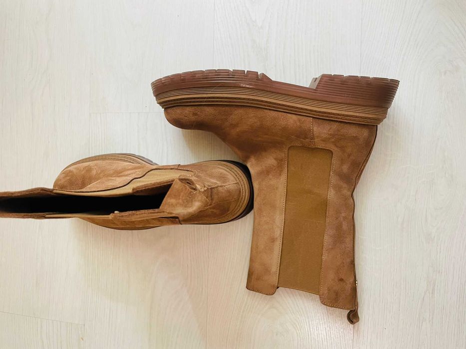 Боти от естествен велур