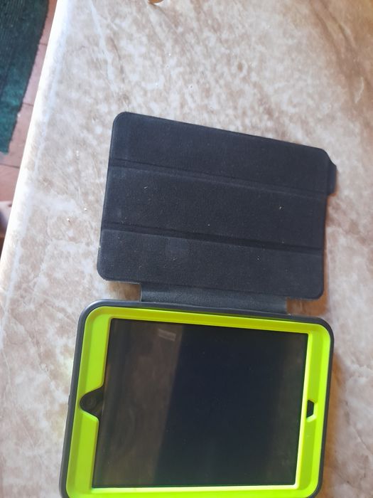 iPad 1mini 1455 chexol padarka zaryatnigi bilan