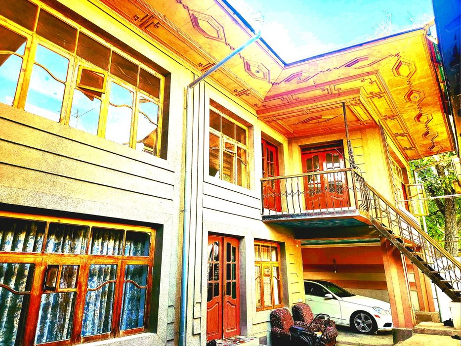 Янги Тошкент участка  11 хона иккита уй сотилади