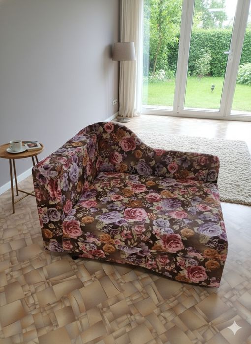 Продам диванчик, подростковый.