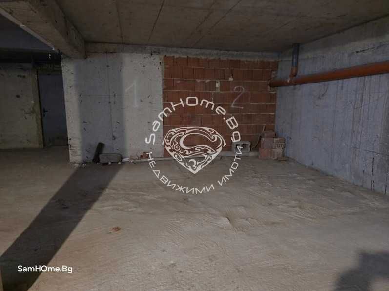 Продава се Гараж / Паркомясто в Варна, Лятно кино Тракия - 22 кв.м за 1137 €/кв.м - Снимка #1