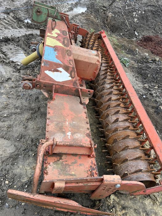 Grapa rotativa freza kuhn 3 m