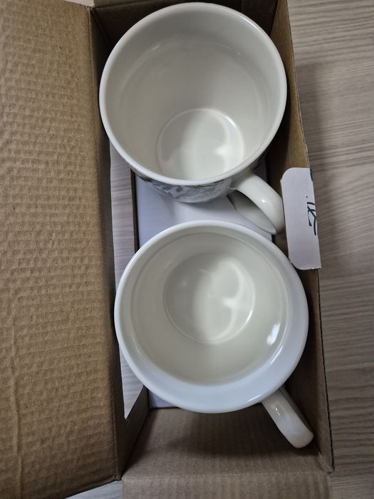 Set 2 cani Craciun portelan frumos ambalate