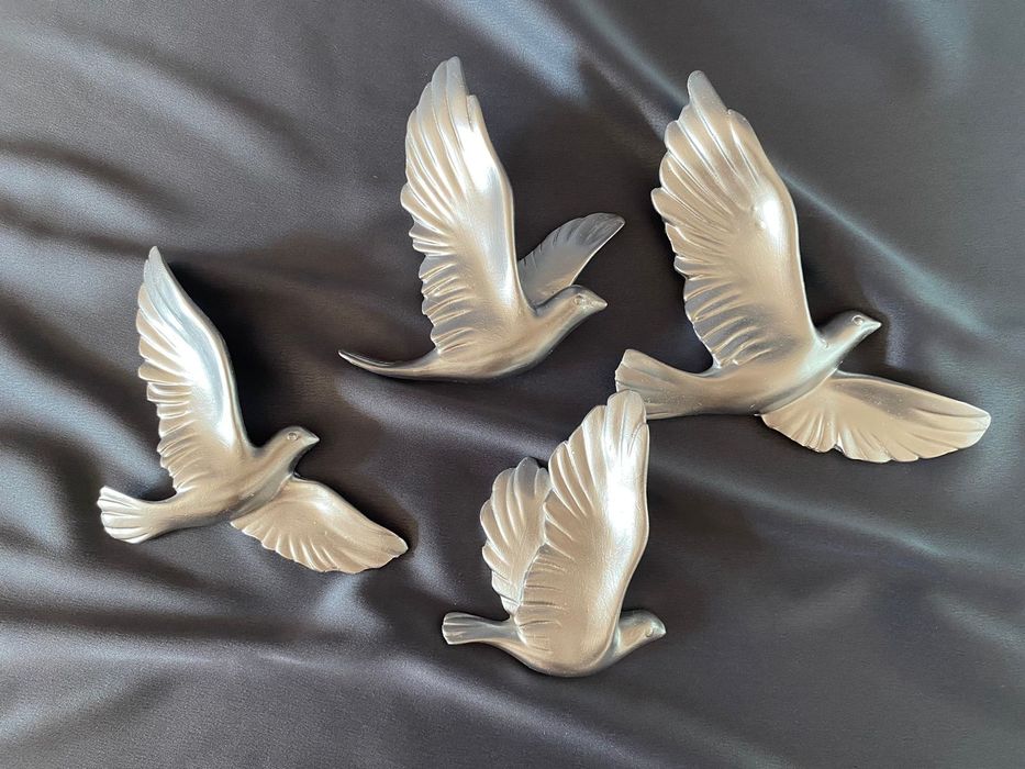 Панно на стену. Голуби