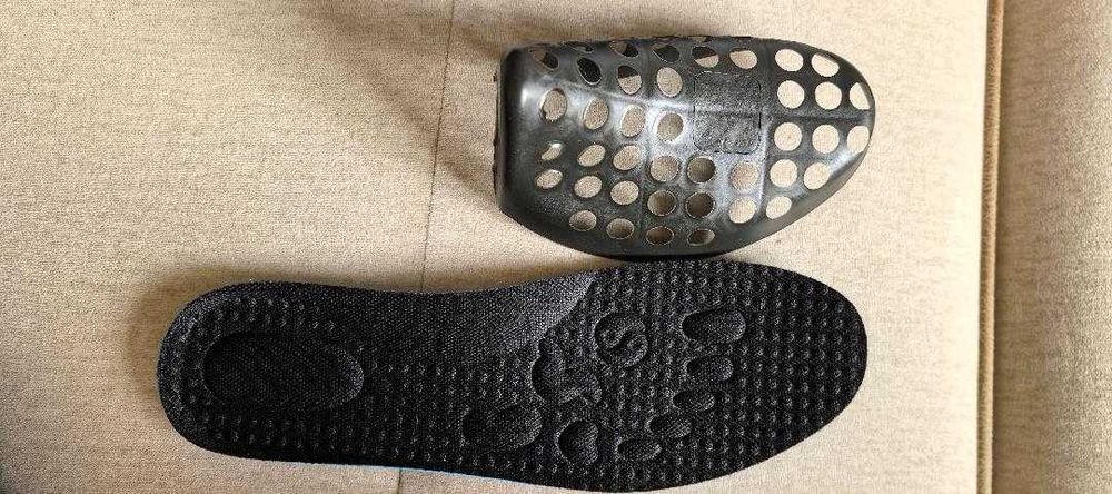 Продавам чисто нови високи баскетболни маратонки