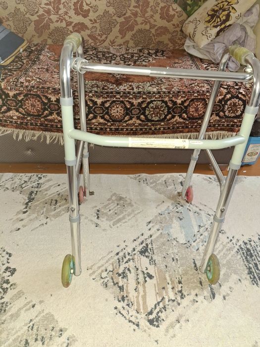 Ходунки для взрослых