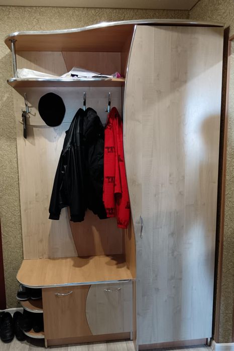 Прихожая, компактная.