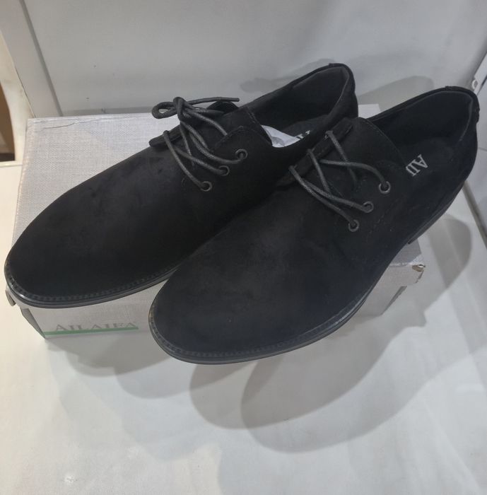 Срочно продам замш туфли новые