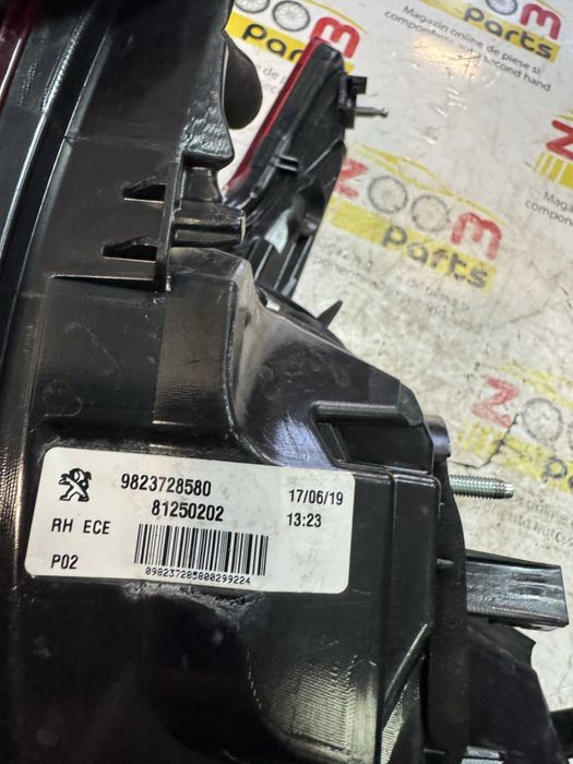Lampa stop spate dreapta pe aripa Peugeot 308 hatcback2014-2021