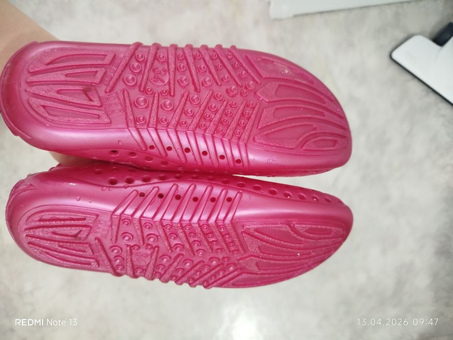 Продам аквашузы 34 размера