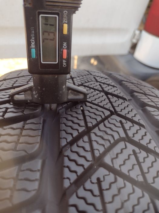 Почти нови 2бр.225/60/17 Pirelli dot3620