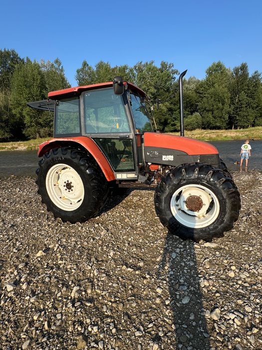 Tractor New Holland L75