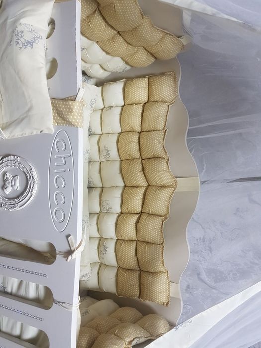 детский кровать.