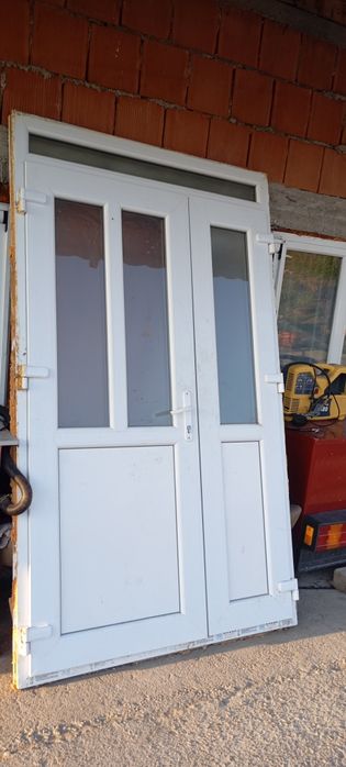 Ușa termopan exterior