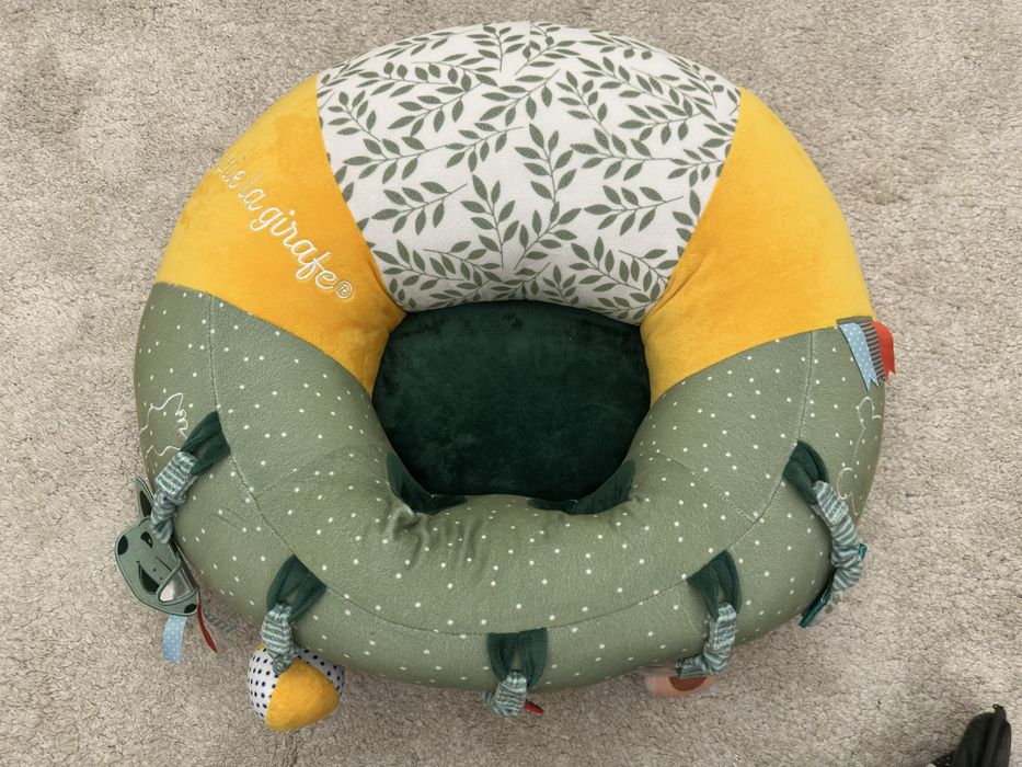 Бебешки пуф с активности Sophie la Girafe