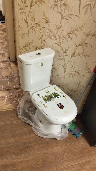 Продам унитаз  б/у большой