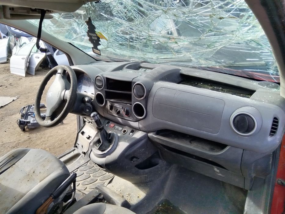 Plansa bord/Kit plansa +airbag Peugeot Partner/Berlingo an 2008-2015