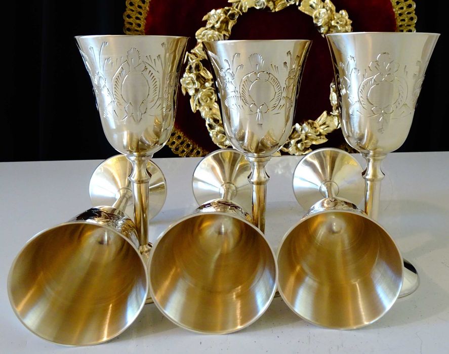 Бронзови чаши за ракия с разкошен бароков релеф,кана.