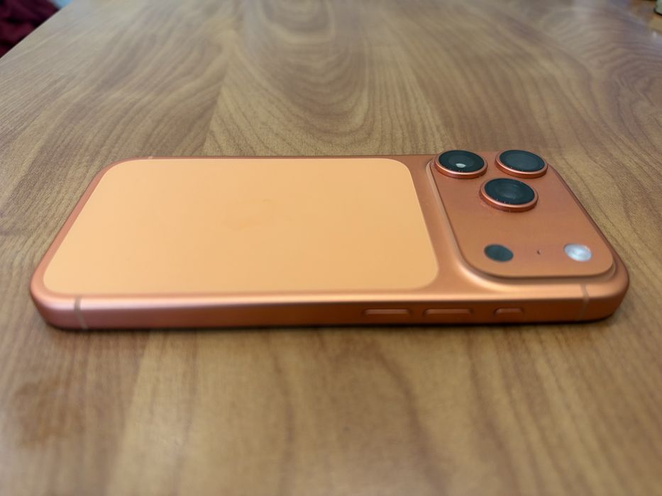 Продам Iphone 17 pro