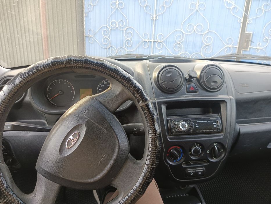 Лада гранта 2013 года газ-бензин