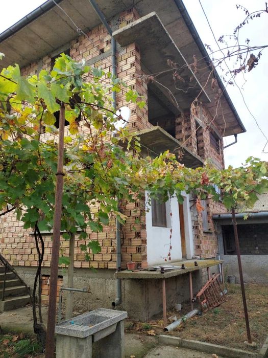 Продава се Къща в Казанлък - 360 кв.м за 231 €/кв.м - Снимка #2