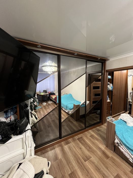 Продам большой крассивый шкаф