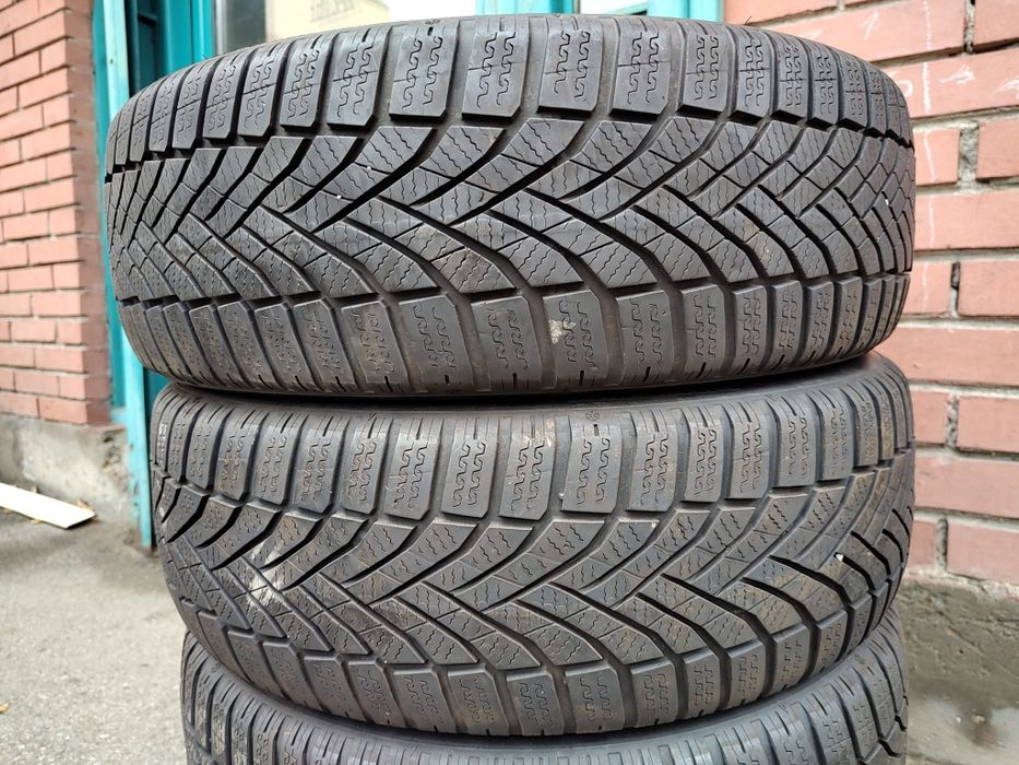 Продавам 4 зимни гуми 205/60/16 Falken