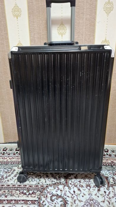 Чемодан сотилади