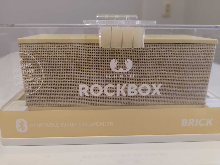 Чисто нова преносима тонколонка Fresh'n Rebel Rockbox Brick FabriqEdit