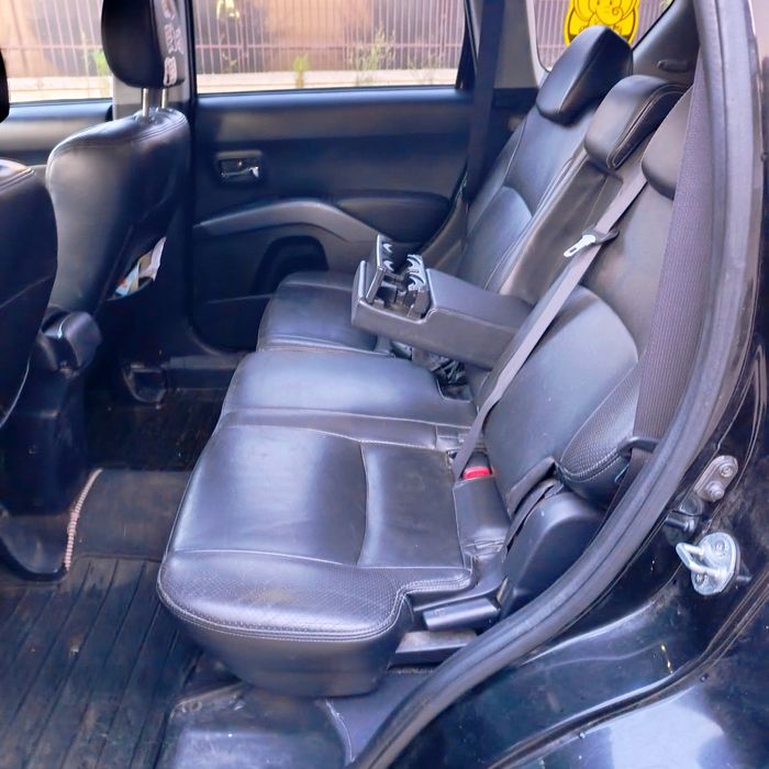 Se vinde Mitsubishi outlander 2 4x4 2.0diesel
