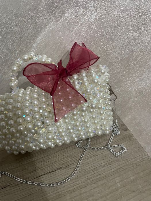 Gentuța cusută manual