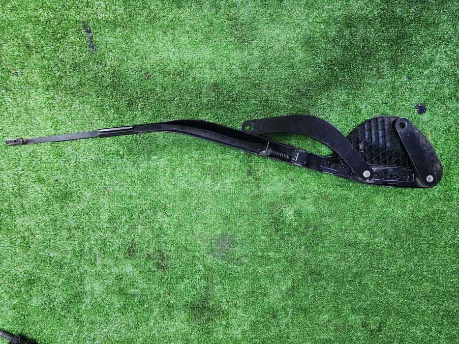 Стеклоочиститель (дворник) на лексус RX330