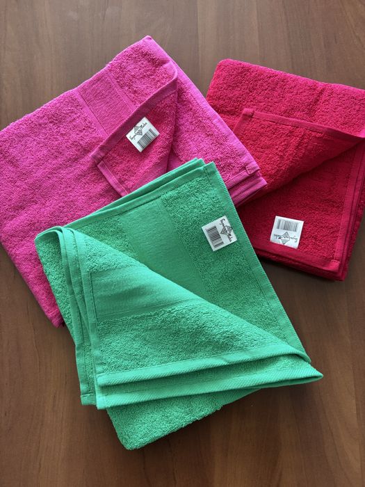 Новые полотенца, постельное белье.