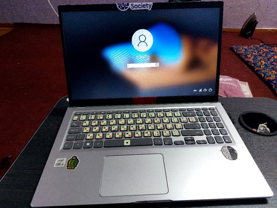 Asus VivoBook x15j