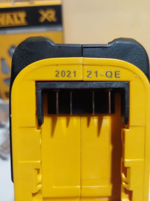 Акумулаторен циркуляр Dewalt DCS391N