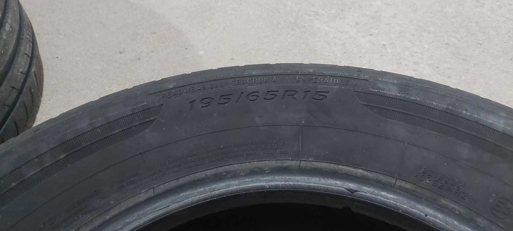 Продавам 4бр. летни гуми 195/65/15 Dunlop SportBluResponse