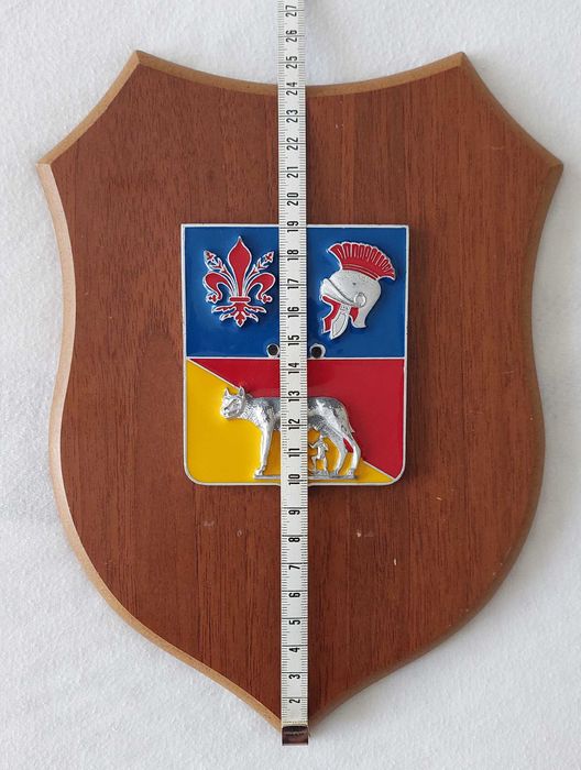 2 steme, embleme lemn