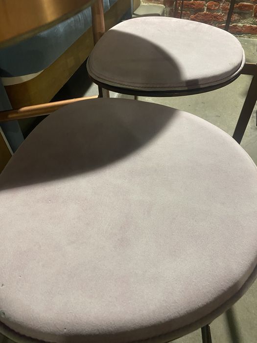 27бр. Поръчкови бар столове.