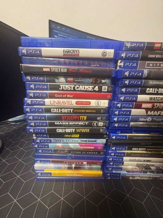 Vând jocuri ps 4