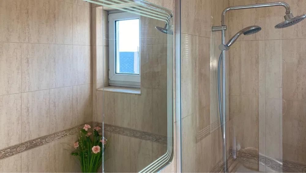 Тристаен апартамент, под наем, Център