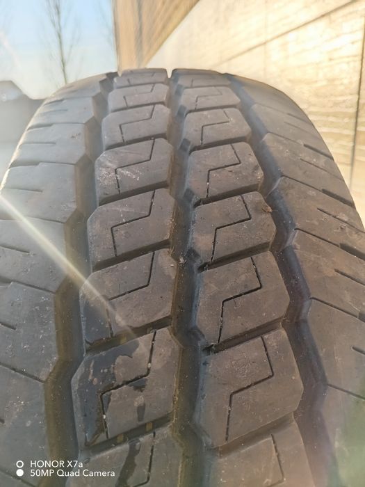 Автошына 225.75.R16C  2 штуки