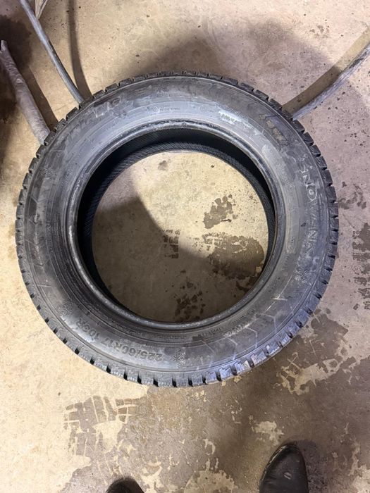 Продам шины зимние липучка