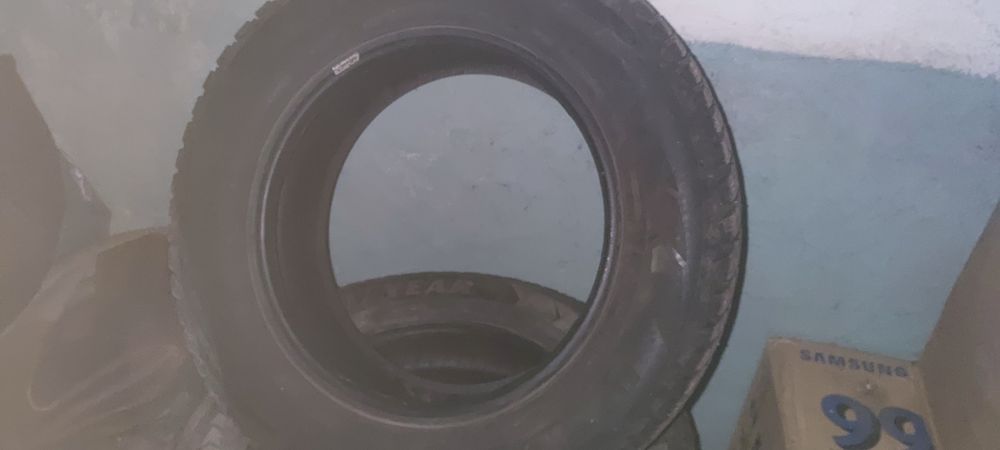 Продам 4 покрышки 215/65/16 шипы