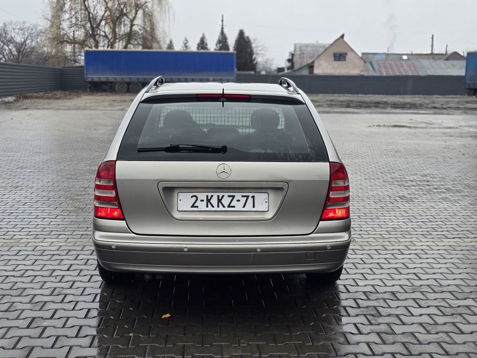 Vând Mercedes-Benz C class