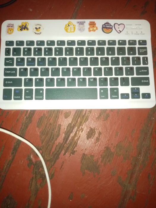 Продам детскую клавиатуру Bluetooth Keyboord