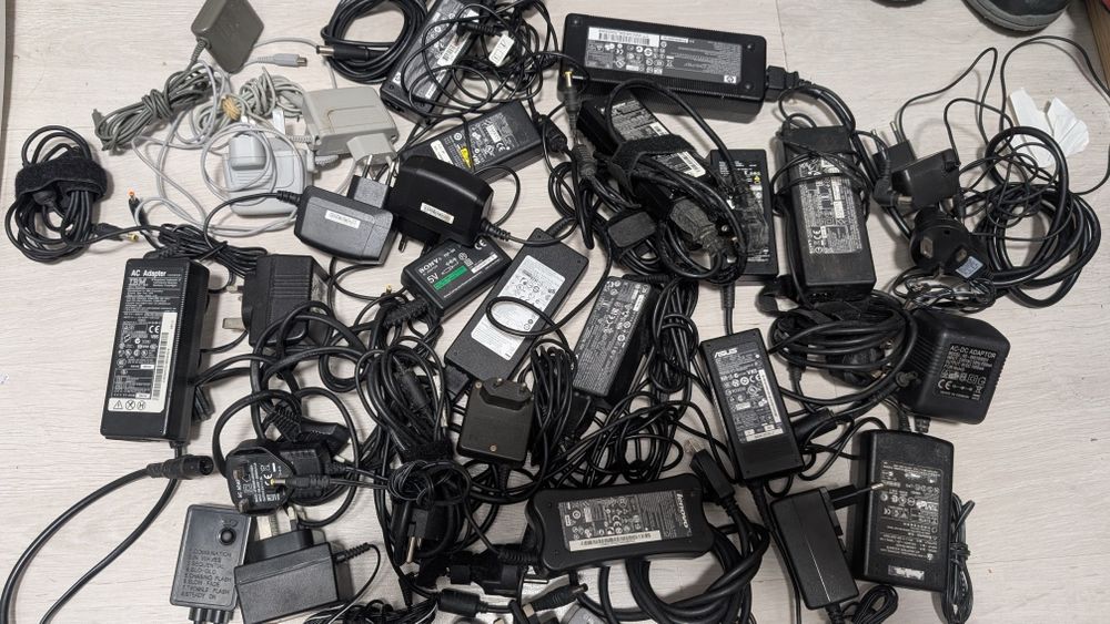 Incarcatorare laptop lot