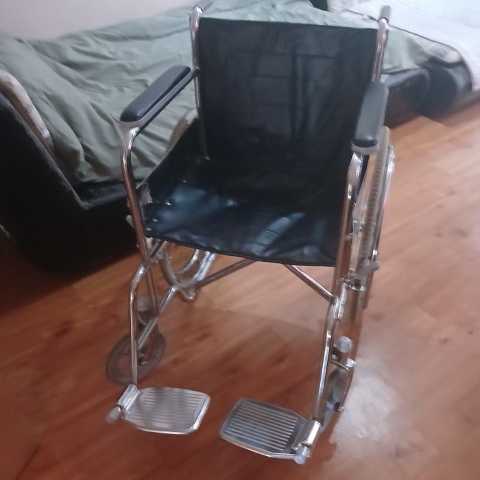 Продам инвалидную коляску